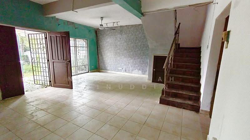 2-storey Terraced House for Sale in Subang Bestari (Shah Alam) - NORFADILAH ZAINUDDIN - Living Room - PropertyGuru.com.my