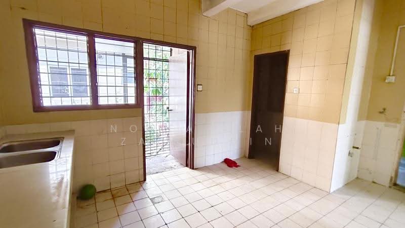 2-storey Terraced House for Sale in Subang Bestari (Shah Alam) - NORFADILAH ZAINUDDIN - Kitchen - PropertyGuru.com.my