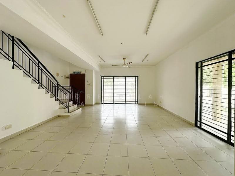 2-storey Terraced House for Sale in Desa Coalfields (Sungai Buloh) - NORFADILAH ZAINUDDIN - Living Room - PropertyGuru.com.my