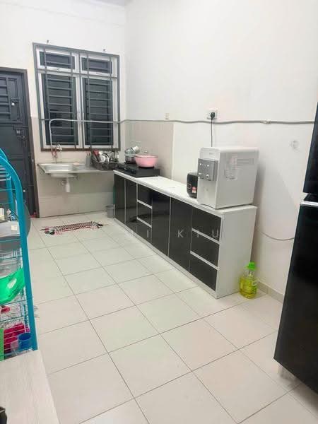 2-storey Terraced House for Sale in Taman Scientex Utama (Senai) - Kimi Kiu - Kitchen - PropertyGuru.com.my