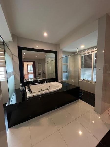 Semi-Detached House for Sale in Bandar Damansara Perdana (Damansara Perdana) - Keng Hong - Bathroom - PropertyGuru.com.my