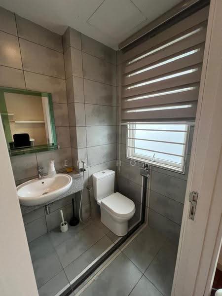 Semi-Detached House for Sale in Bandar Damansara Perdana (Damansara Perdana) - Keng Hong - Bathroom - PropertyGuru.com.my