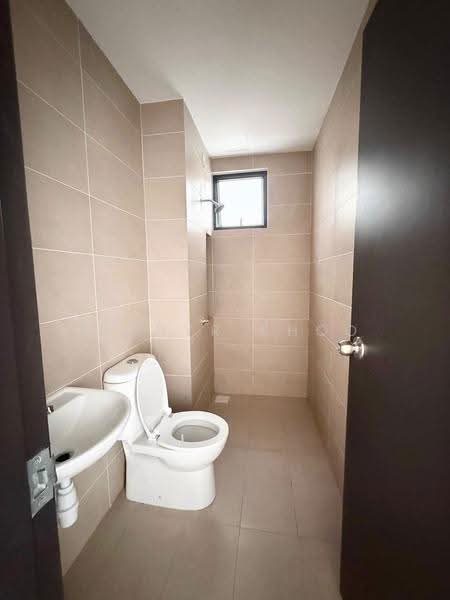 Service Residence for Sale at RESIDENSI IDAMAN RIA - Zephyr Khoo - Bathroom - PropertyGuru.com.my
