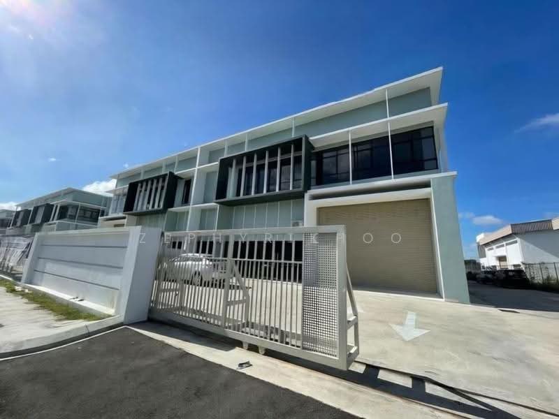 Semi-D Factory for Sale in Taman Perindustrian Cemerlang (Ulu Tiram) - Zephyr Khoo - Exterior - PropertyGuru.com.my