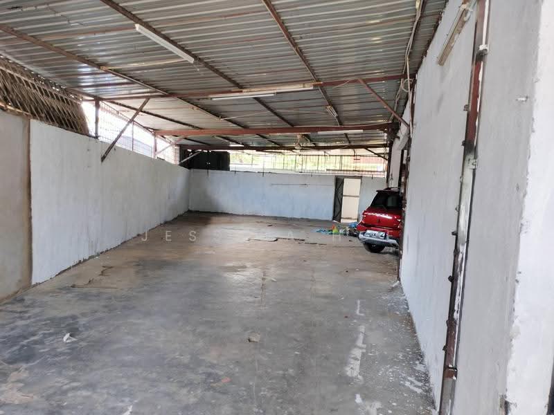 Shop / Office for Rent in BANDAR PUCHONG JAYA (Puchong) - Jessica Hoe - Car Park - PropertyGuru.com.my
