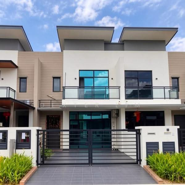 2-storey Terraced House for Sale in Taman Damansara Aliff (Tampoi) - Dexter Lim - Exterior - PropertyGuru.com.my