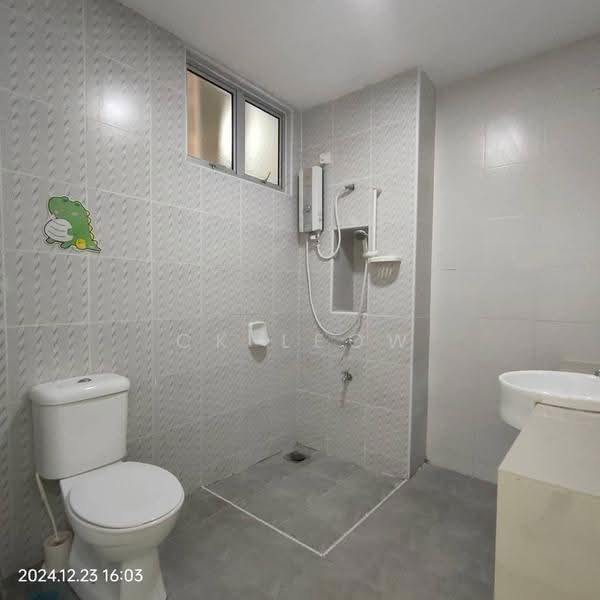 Apartment for Rent at Austin Suites (Permata Austin) - Ck Leow - Bathroom - PropertyGuru.com.my