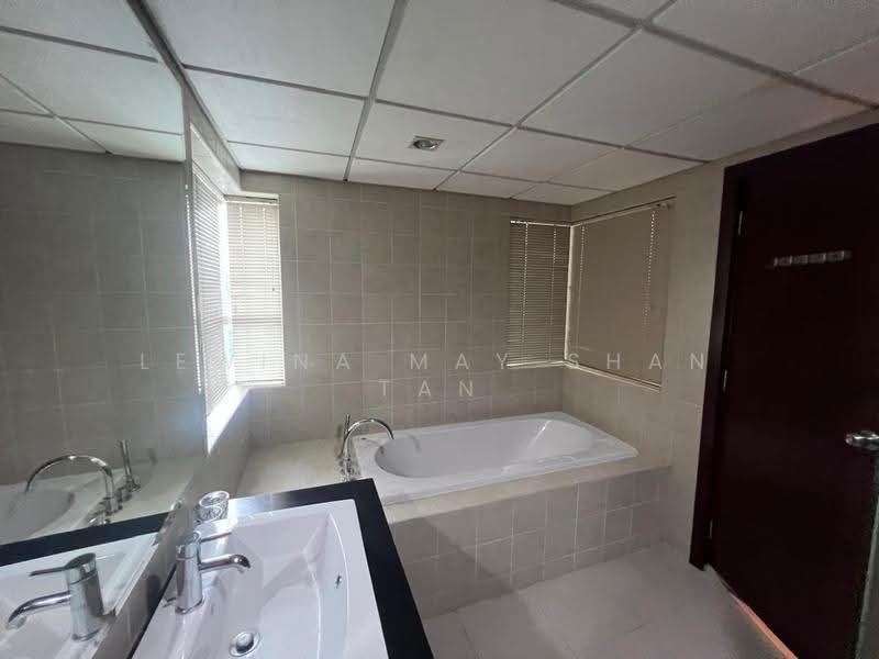 Kondominium untuk Dijual di Mont Kiara Meridin - Lewina May Shan Tan - Bathroom - PropertyGuru.com.my