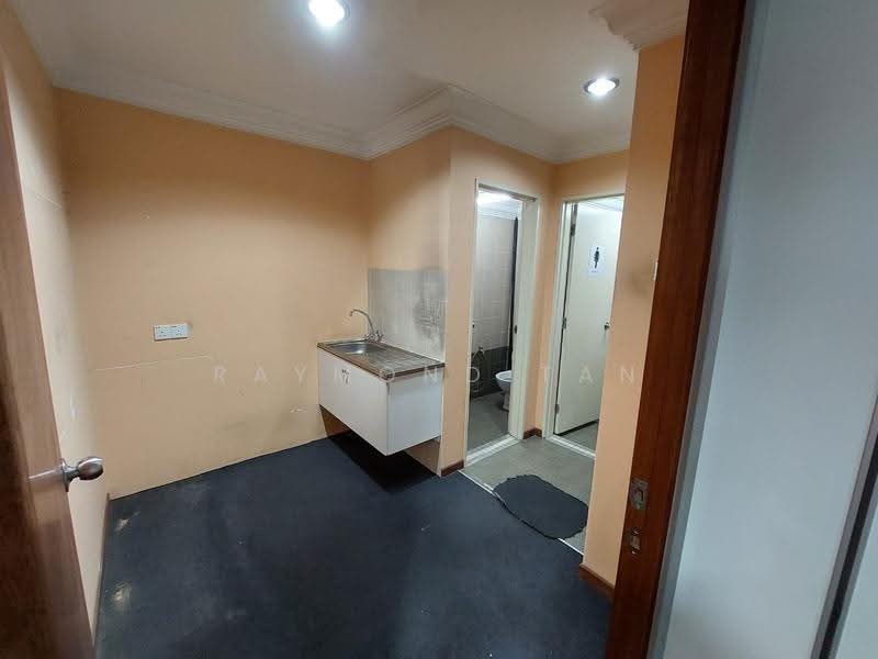 Office for Rent in Bandar Damansara Perdana (Damansara Perdana) - Raymond Tan - Bathroom - PropertyGuru.com.my