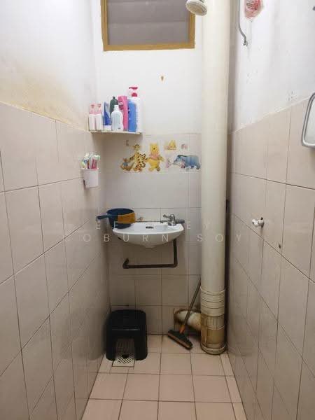 Flat for Rent at Lestari Apartment - Ee Huey Coburn Soy - Bathroom - PropertyGuru.com.my
