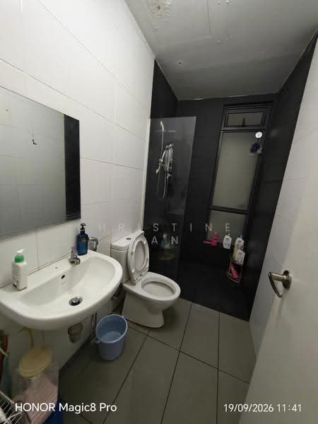 Kediaman Servis untuk Dijual di Utropolis Suites 1 - Christine Tan - Bathroom - PropertyGuru.com.my