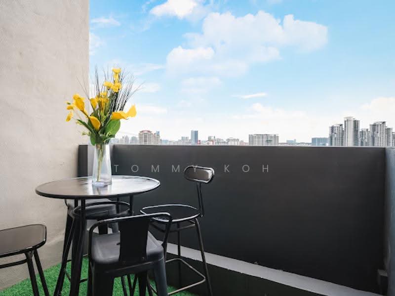 Kediaman Servis untuk Disewa di Lumi Tropicana Serviced Residence - Tommy Koh - Balcony - PropertyGuru.com.my