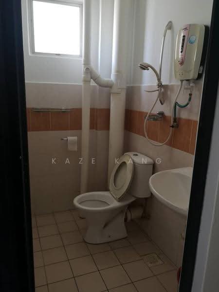 Apartment for Rent at Taman Lembah Hijau Block 3 - Kaze Kang - Bathroom - PropertyGuru.com.my