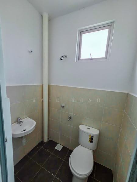 Rumah Teres 2-Tingkat untuk Dijual di Taman Rambai Indah (Jenjarom) - Syed Shah - Bathroom - PropertyGuru.com.my