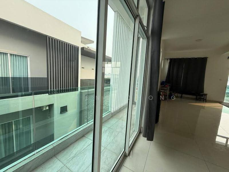 Cluster House for Sale in Taman Nusa Bestari (Iskandar Puteri (Nusajaya)) - Fu Heng Chong - Balcony - PropertyGuru.com.my