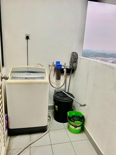 Kediaman Servis untuk Disewa di SetiaWalk - Derrick Yeong - Balcony - PropertyGuru.com.my