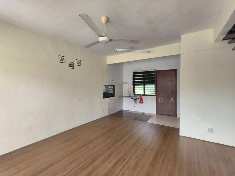 2-storey Terraced House for Sale in Sungai Buloh (Selangor) - Natasha Shadan - Kitchen - PropertyGuru.com.my