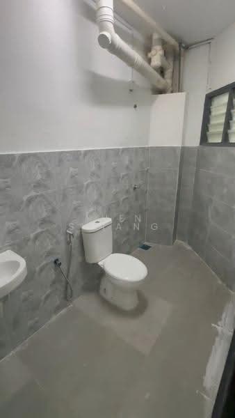 Pangsapuri untuk Dijual di Desa View Towers - Yuen Shiang - Bathroom - PropertyGuru.com.my