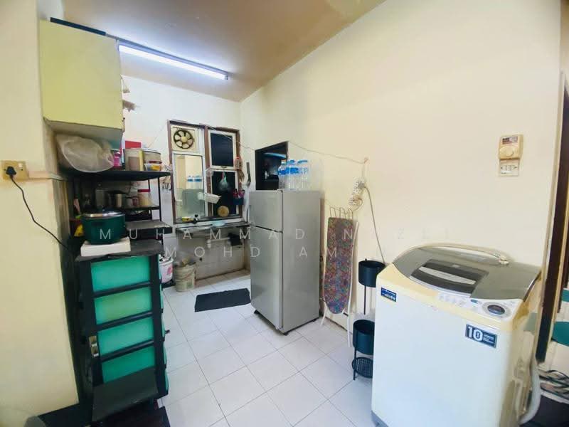 Flat for Sale at Taman Baiduri Jaya Seksyen 2 - Muhammad Nazli Mohd Amin - Kitchen - PropertyGuru.com.my