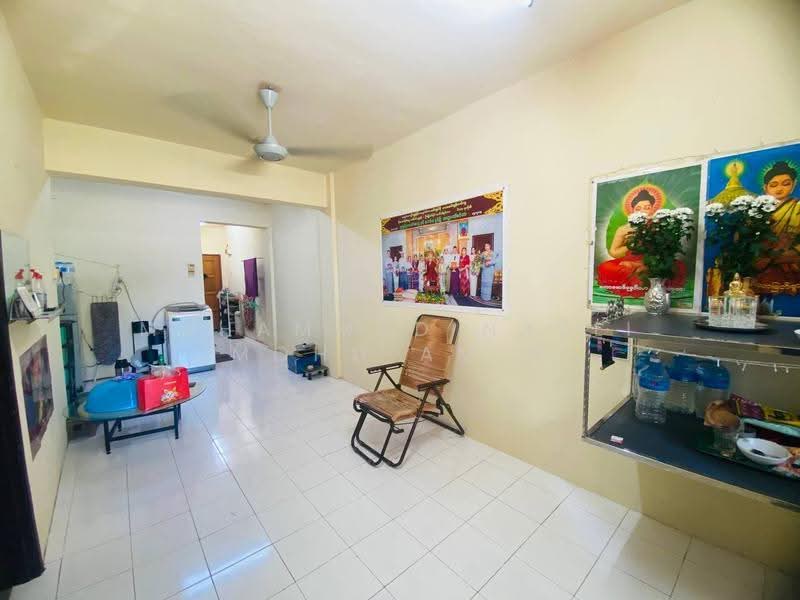 Flat for Sale at Taman Baiduri Jaya Seksyen 2 - Muhammad Nazli Mohd Amin - Living Room - PropertyGuru.com.my