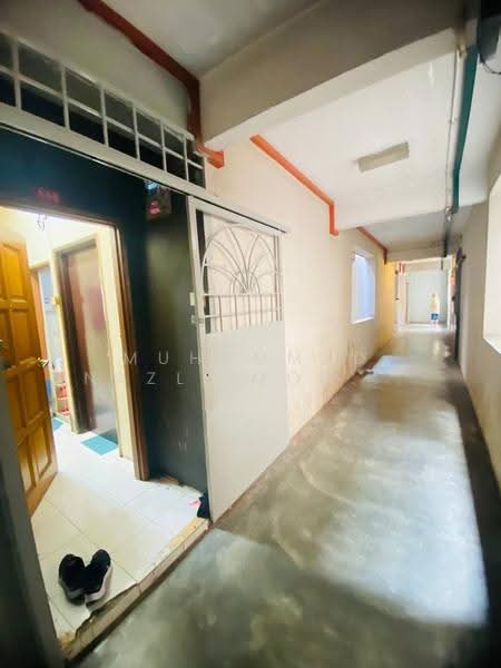 Flat for Sale at Taman Baiduri Jaya Seksyen 2 - Muhammad Nazli Mohd Amin - Corridor - PropertyGuru.com.my