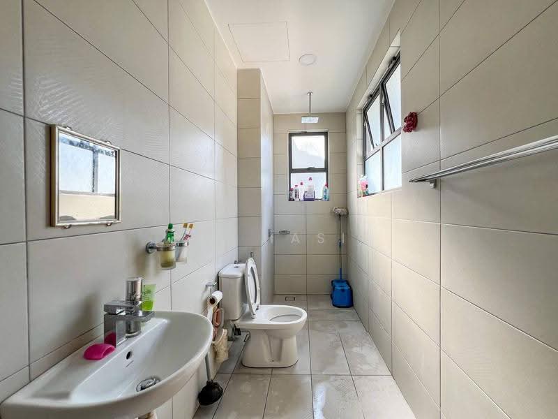 Rumah Berkembar untuk Dijual di Taman Villa Perdana (Kajang) - Zul Hasif - PropertyGuru.com.my