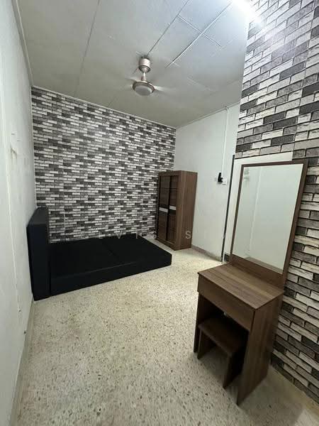 1-storey Terraced House for Rent in Taman Molek (Johor Bahru) - Elvis Sim - Bedroom - PropertyGuru.com.my
