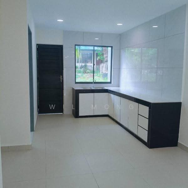 1-storey Terraced House for Sale in Taman Desa Rahmat (Tampoi) - Wil Mong - Kitchen - PropertyGuru.com.my