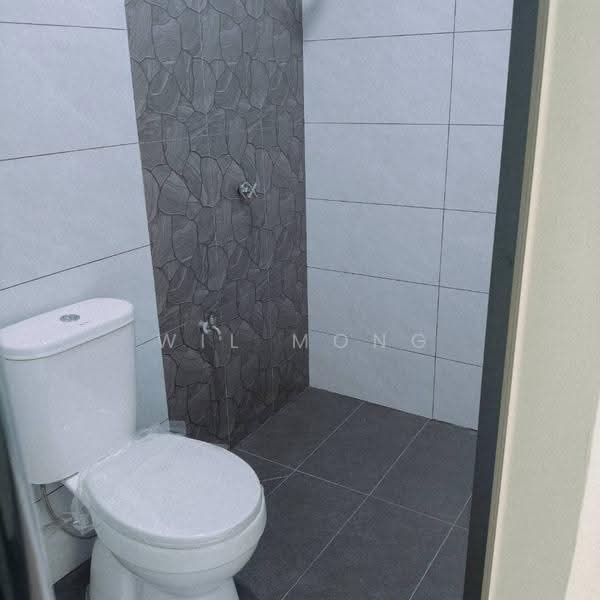 1-storey Terraced House for Sale in Taman Desa Rahmat (Tampoi) - Wil Mong - Bathroom - PropertyGuru.com.my