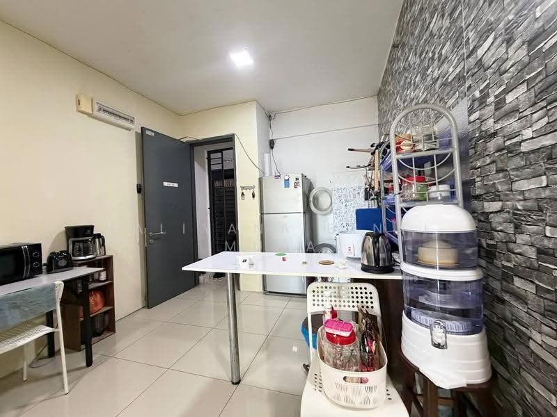 Kediaman Servis untuk Dijual di Menara Suria (V12) - Faliyana binti Muda - PropertyGuru.com.my