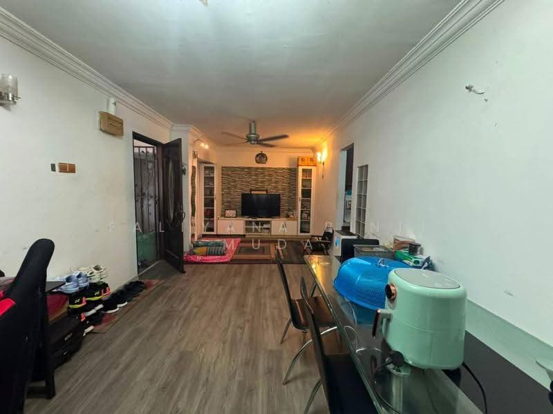 Apartment for Sale at Apartment Bayu - Faliyana binti Muda - Living Room - PropertyGuru.com.my