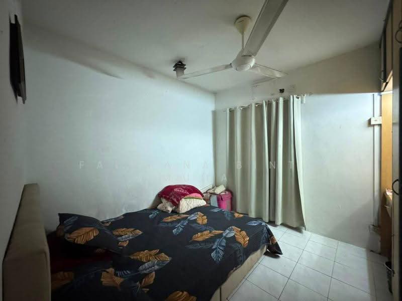 Apartment for Sale at Apartment Bayu - Faliyana binti Muda - Bedroom - PropertyGuru.com.my