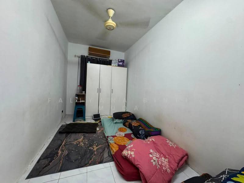 Apartment for Sale at Apartment Bayu - Faliyana binti Muda - Bedroom - PropertyGuru.com.my