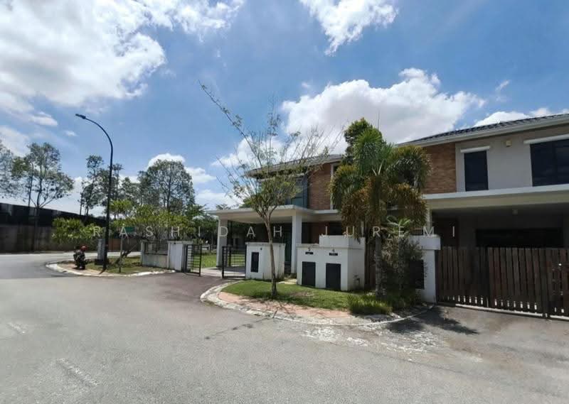 Semi-Detached House for Sale in Shah Alam (Selangor) - Rashidah Juremi - Exterior - PropertyGuru.com.my