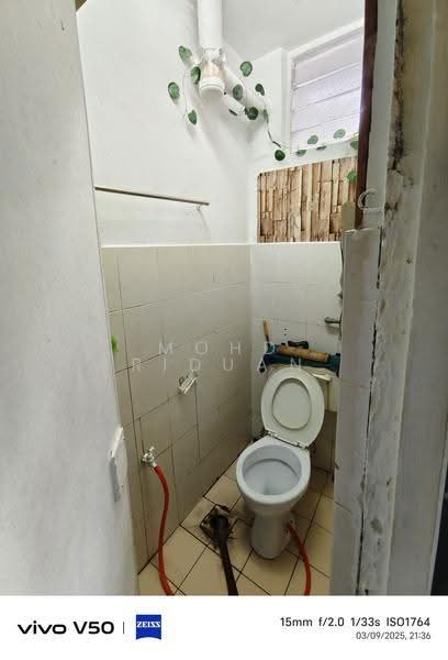 Rumah Flat untuk Dijual di Lestari Apartment - Mohd Riduan - Bathroom - PropertyGuru.com.my