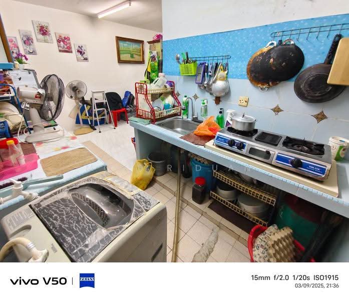 Rumah Flat untuk Dijual di Lestari Apartment - Mohd Riduan - Kitchen - PropertyGuru.com.my