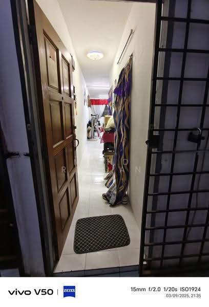 Rumah Flat untuk Dijual di Lestari Apartment - Mohd Riduan - Corridor - PropertyGuru.com.my