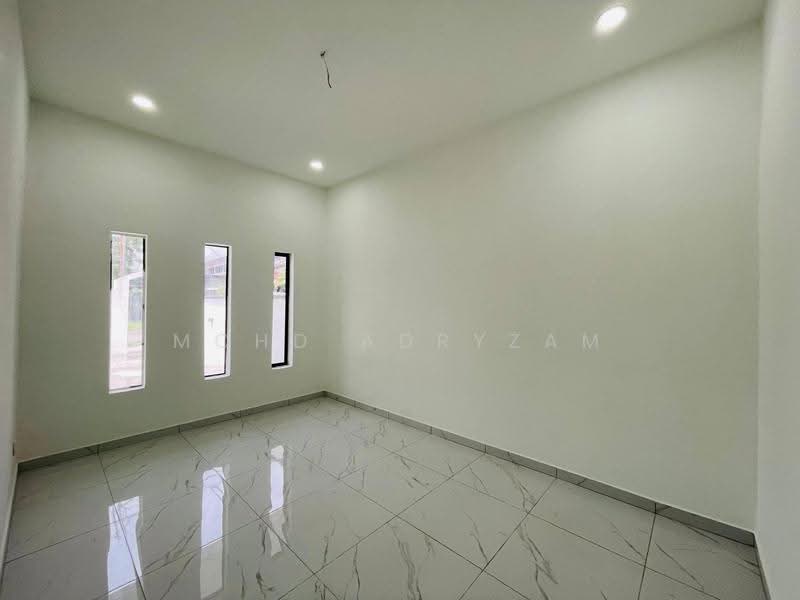 1-storey Terraced House for Sale in Taman Petaling Indah (Klang) - Mohd Adryzam - Interior - PropertyGuru.com.my