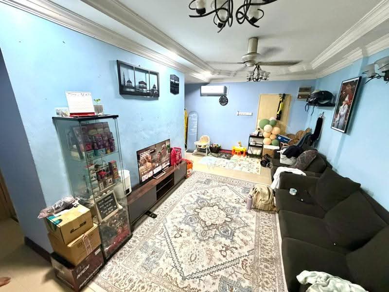 Kondominium untuk Dijual di Indah Condominium - Edwin Wong - Living Room - PropertyGuru.com.my