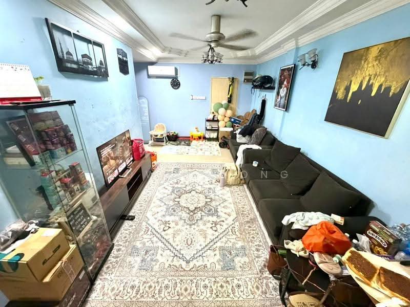 Kondominium untuk Dijual di Indah Condominium - Edwin Wong - Living Room - PropertyGuru.com.my