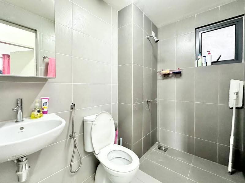 Kediaman Servis untuk Dijual di Almyra Residences - Norhafiz Bin Mohd Nor - Bathroom - PropertyGuru.com.my