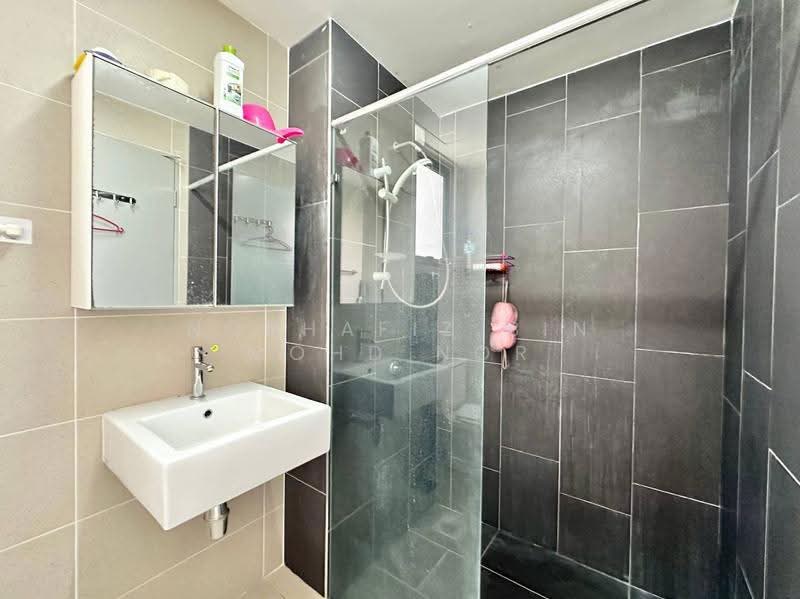 Kediaman Servis untuk Dijual di Almyra Residences - Norhafiz Bin Mohd Nor - Bathroom - PropertyGuru.com.my