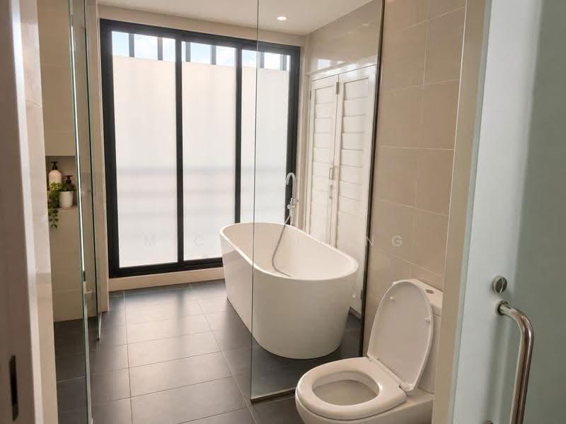 Kediaman Servis untuk Dijual di Southkey Mosaic - Michelle Ng - Bathroom - PropertyGuru.com.my