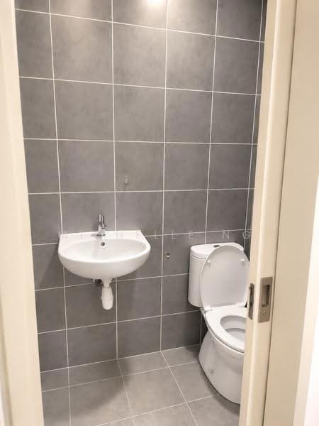 Kediaman Servis untuk Dijual di Southkey Mosaic - Michelle Ng - Bathroom - PropertyGuru.com.my