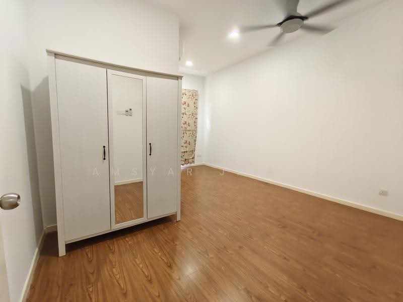 3-storey Terraced House for Sale in Alam Impian (Shah Alam) - Amsyar Jamil - PropertyGuru.com.my