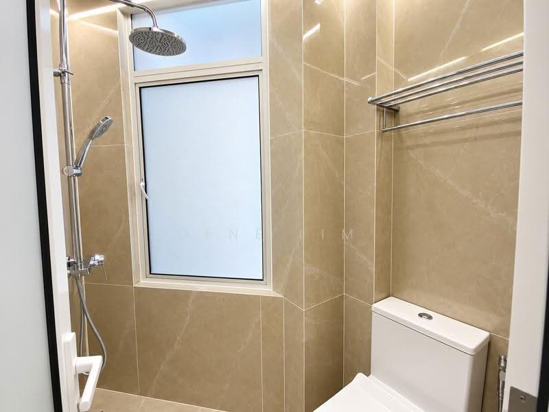 Pangsapuri untuk Dijual di Chulia Mansion - Gene Lim - Bathroom - PropertyGuru.com.my