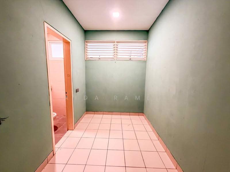 Rumah Teres 3-Tingkat untuk Dijual di Bukit Jelutong (Shah Alam) - Aida Ramli - PropertyGuru.com.my