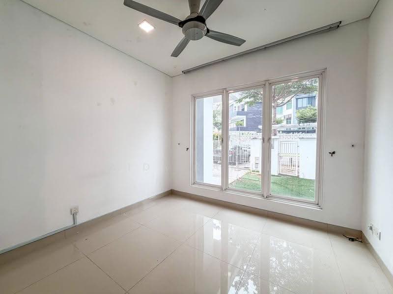 Rumah Teres 3-Tingkat untuk Dijual di Bukit Jelutong (Shah Alam) - Aida Ramli - PropertyGuru.com.my