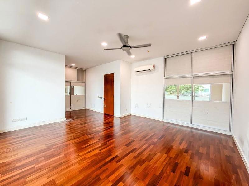 Rumah Teres 3-Tingkat untuk Dijual di Bukit Jelutong (Shah Alam) - Aida Ramli - PropertyGuru.com.my