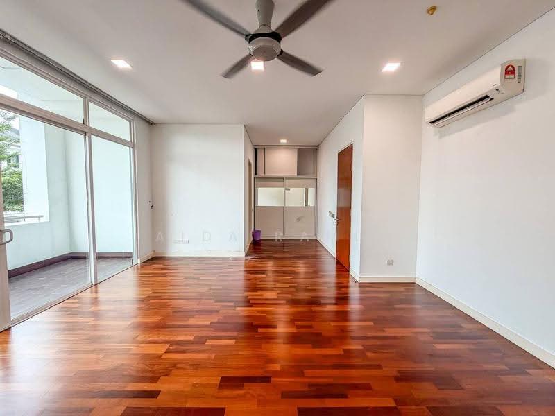 Rumah Teres 3-Tingkat untuk Dijual di Bukit Jelutong (Shah Alam) - Aida Ramli - PropertyGuru.com.my